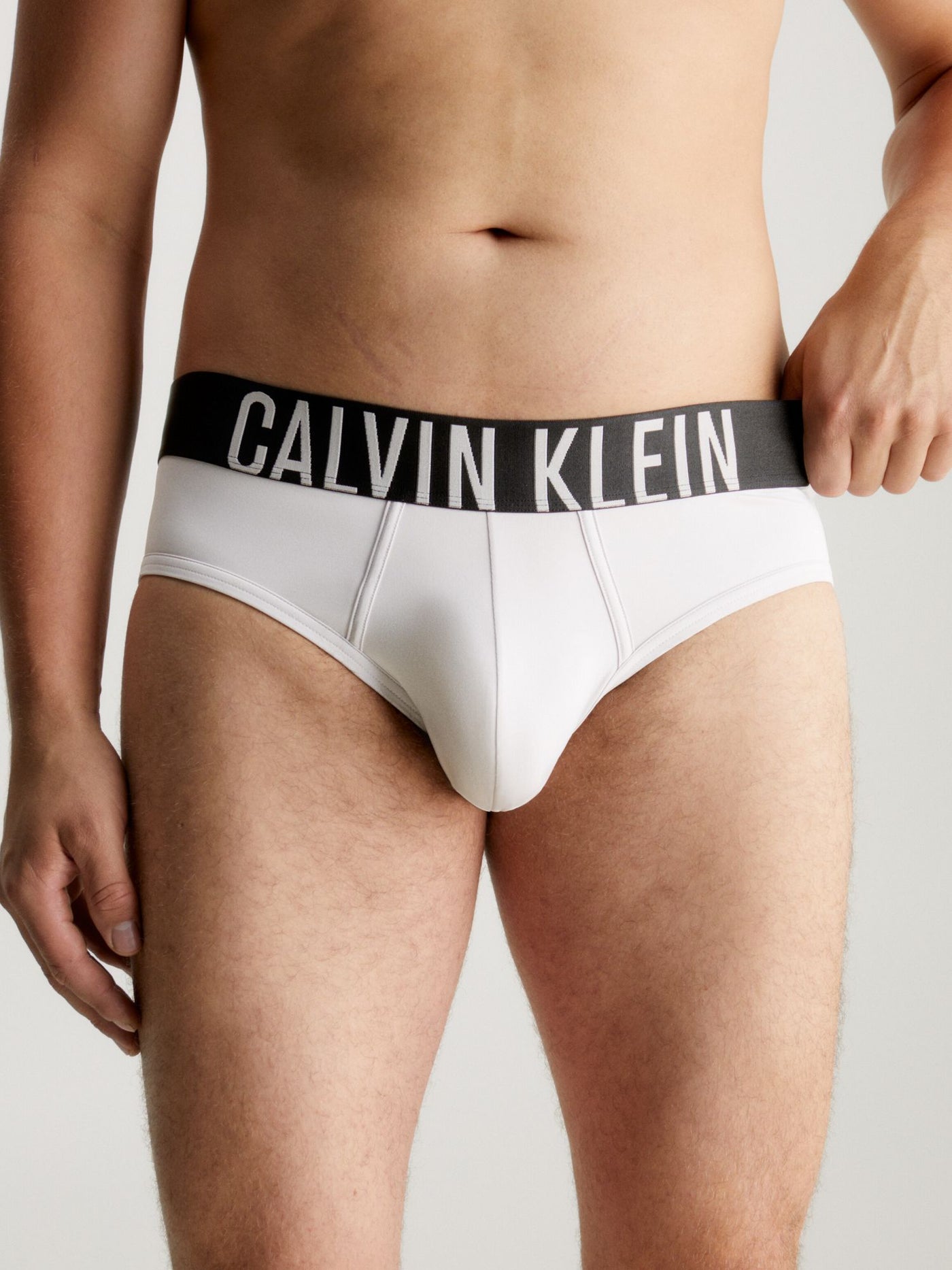 Calzoncillos Hip Brief 2Pk | Calvin Klein · Gris Negro · imagen 5