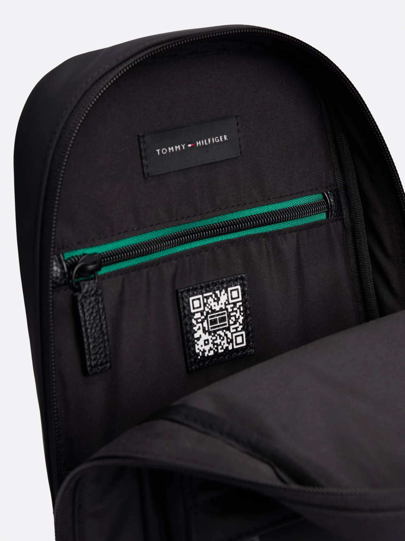 Tommy Hilfiger Mochila Repreve Sling Bag · imagen 4