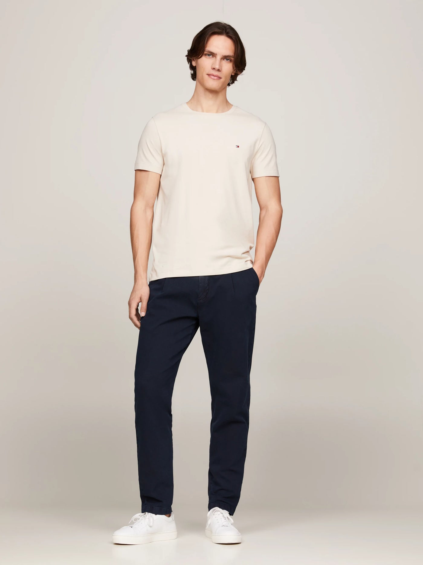 Camisetas Tommy Hilfiger Hombre Stretch Slim Fit Tee · Negro Rosa · imagen 2