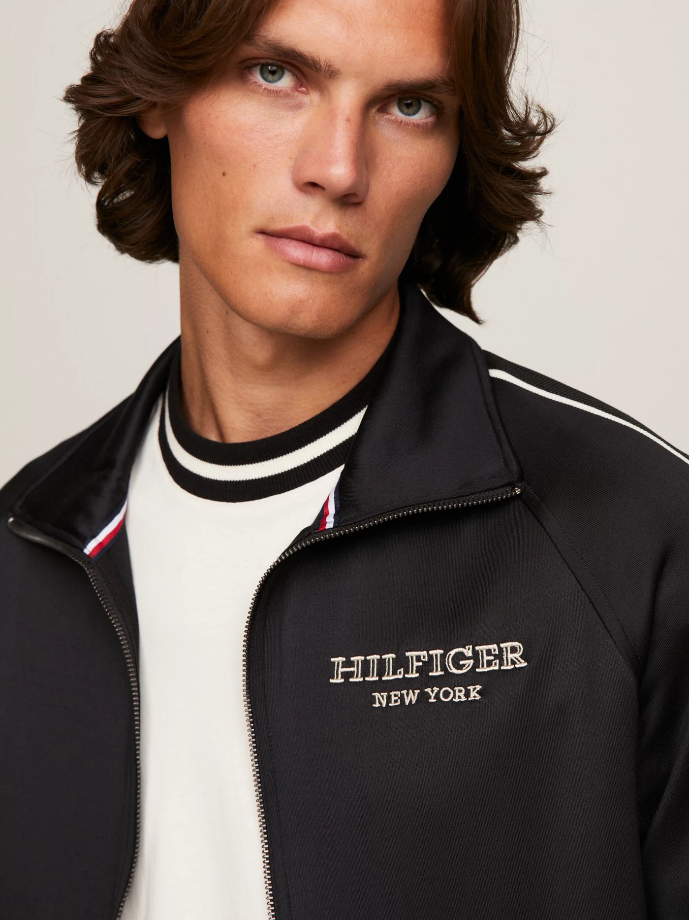 Tommy Hilfiger Sudadera Monotype Track Zip Through · Negro · imagen 3