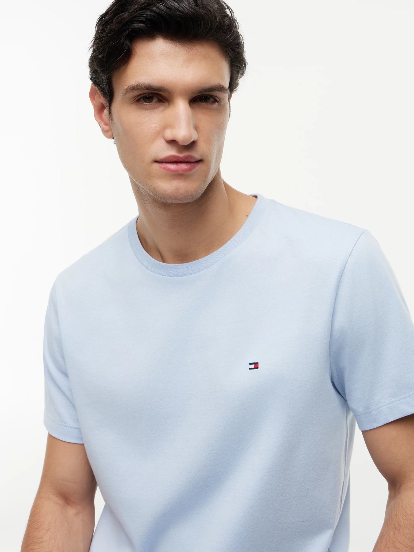Tommy Hilfiger Camiseta Essential Reg Fit Solid Tee · ref. mw0mw399 · imagen 3