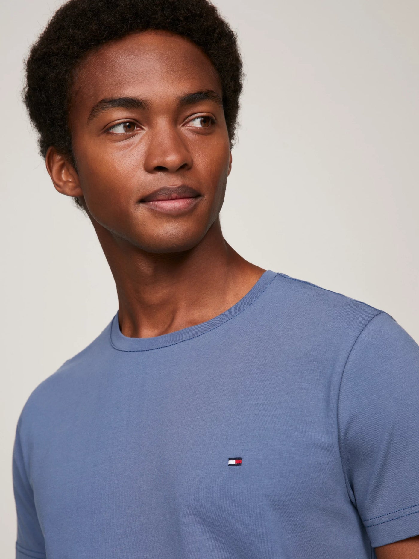 Camisetas Tommy Hilfiger Hombre Stretch Slim Fit Tee · Azul marino · imagen 3