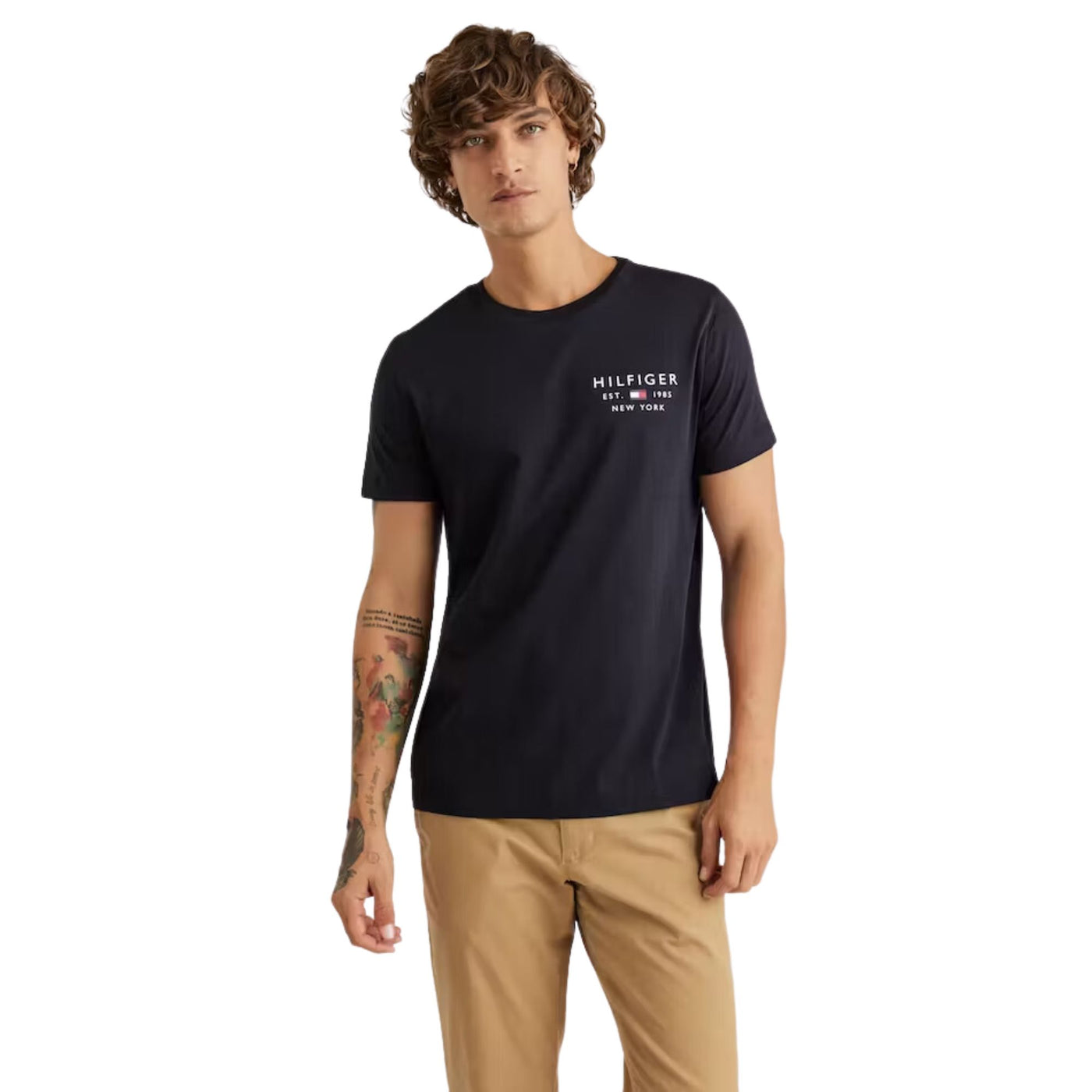 Camisetas Tommy Hilfiger Hombre Brand Love Small Logo Tee · Negro Rojo · imagen 1