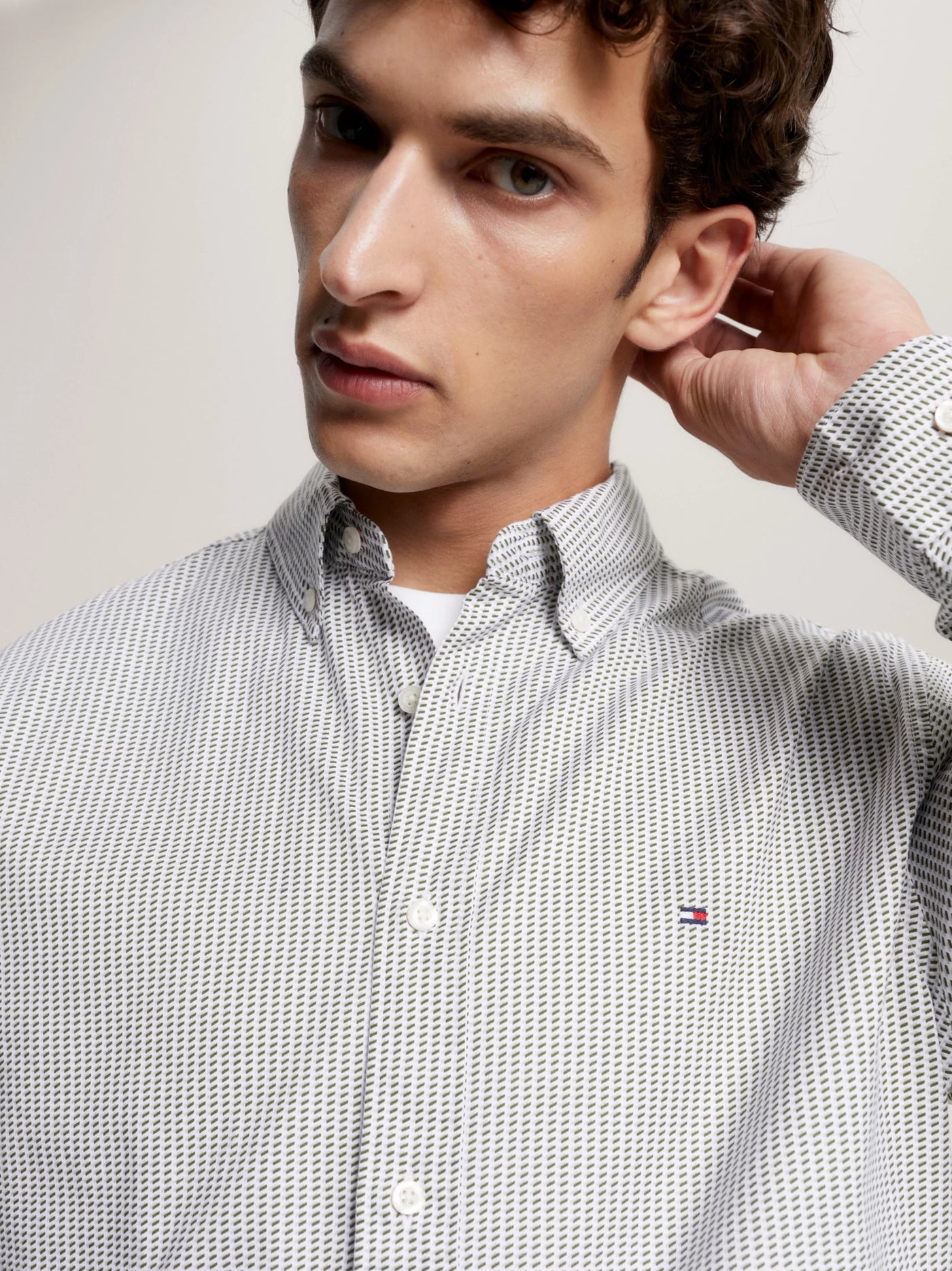 Camisas Tommy Hilfiger Hombre Natural Soft Flex Print Rf Shirt · imagen 3