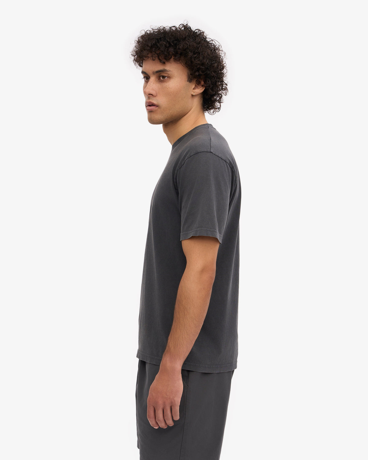Camiseta Clasica Organica Negro Desgastado | Colorful Standard · imagen 3
