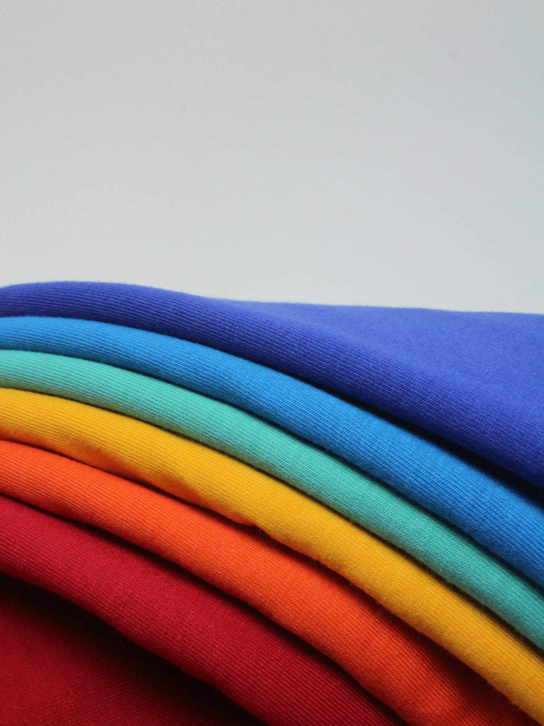 Descubre los mejores tejidos para la ropa masculina