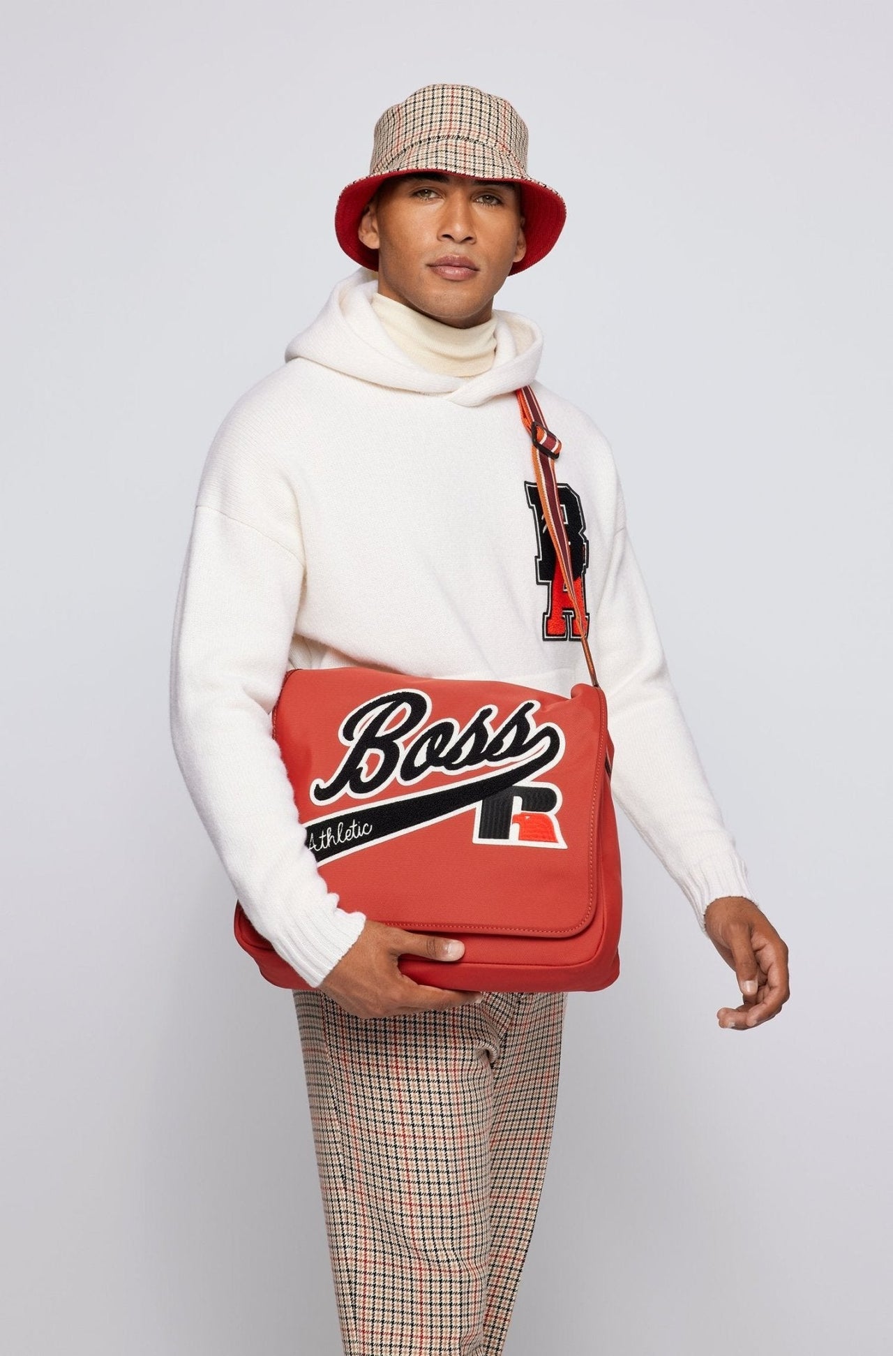 50465332611 Bolso boss messenger l_ra 10230704 01