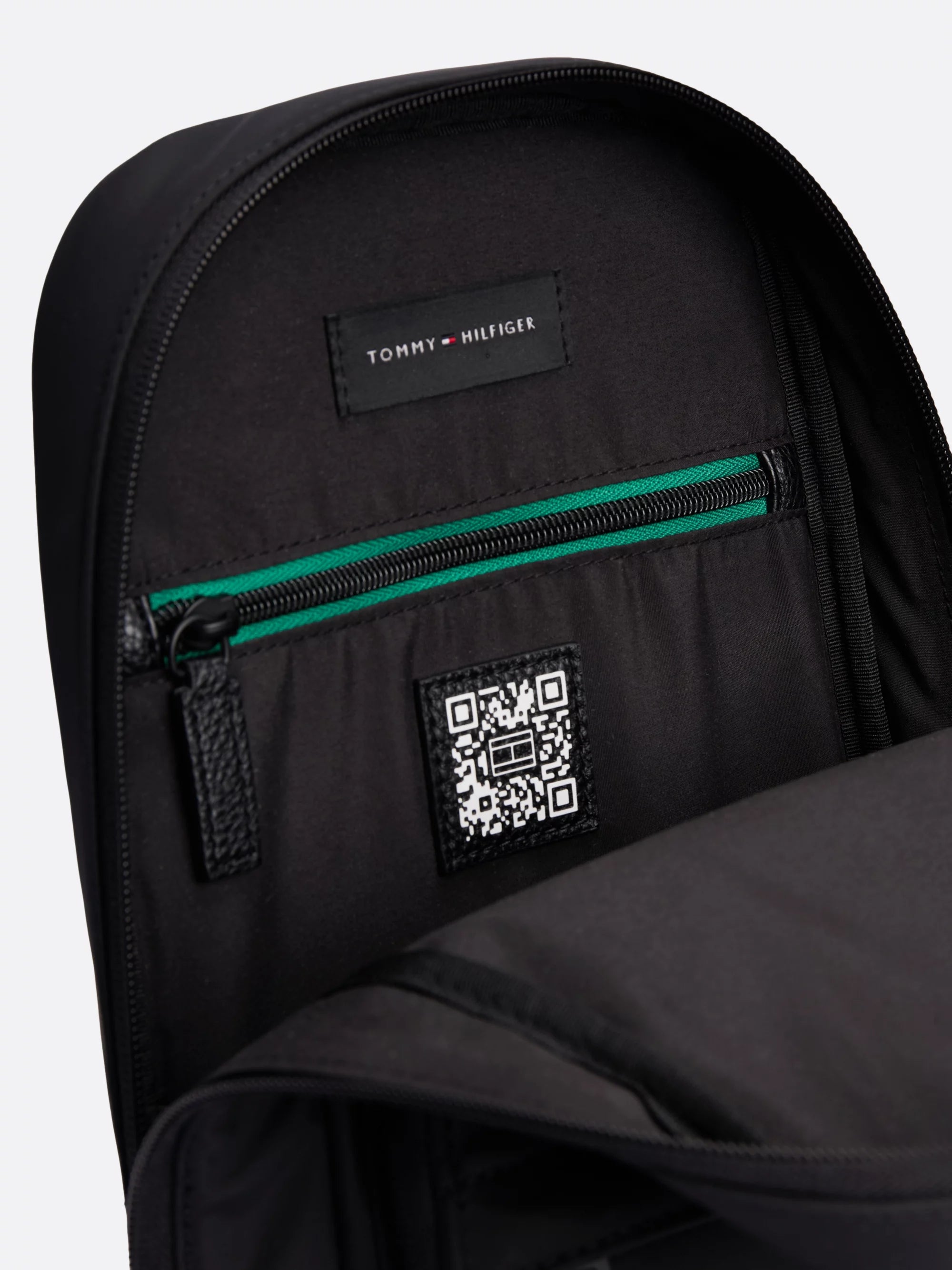 Tommy Hilfiger Mochila Repreve Sling Bag · imagen 4