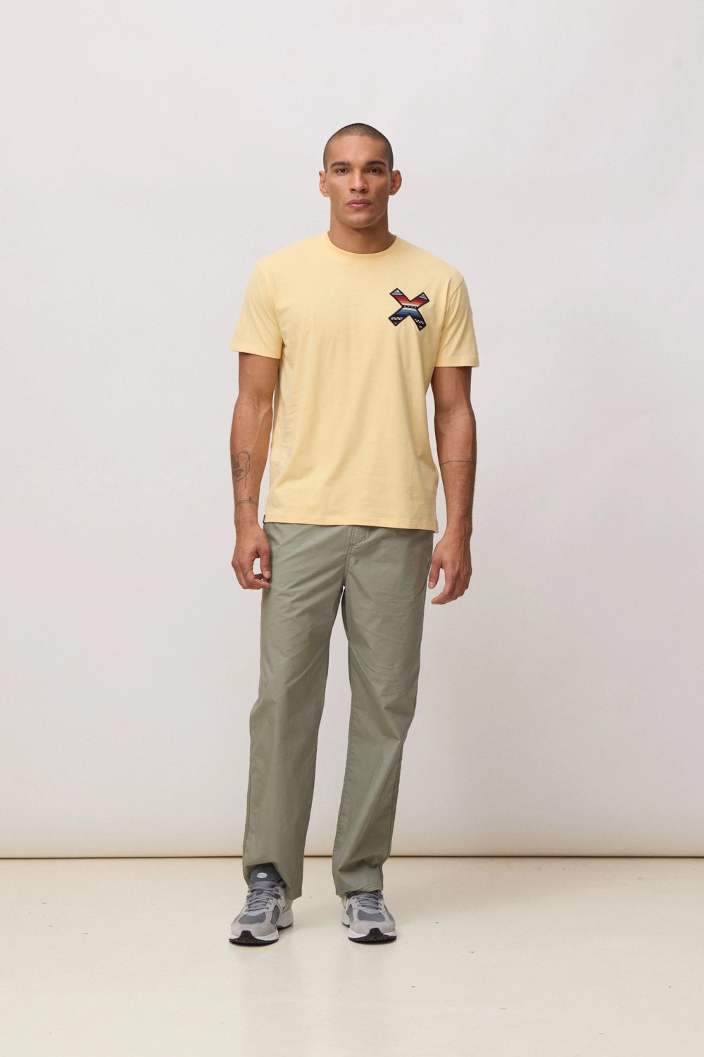 Camiseta Classic Amarillo Claro | Blue Banana · imagen 5