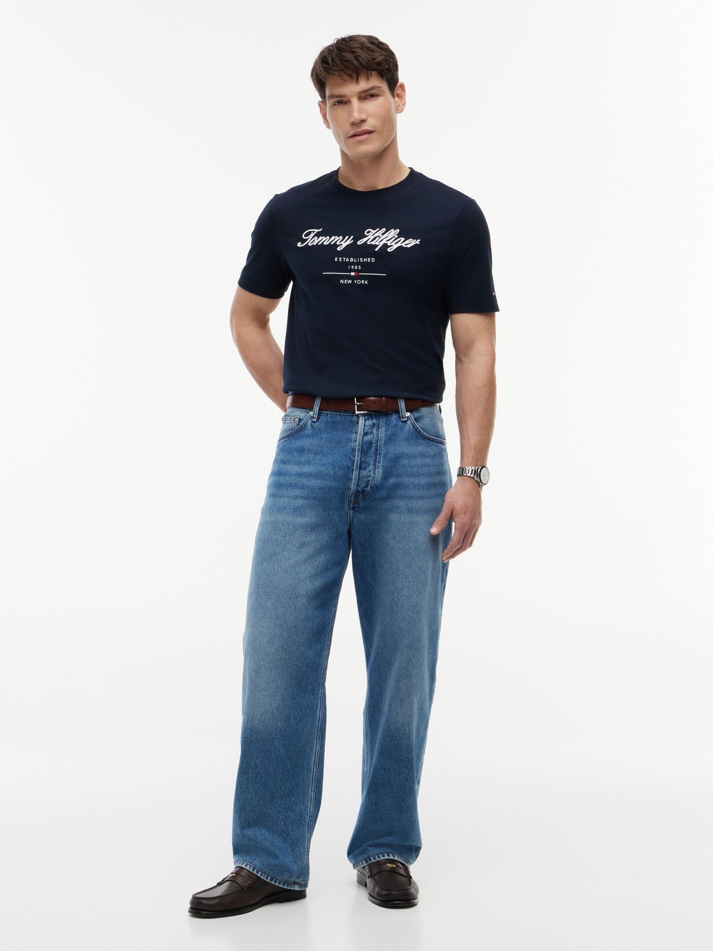 Camiseta Script Logo Azul Marino | Tommy Hilfiger · imagen 2