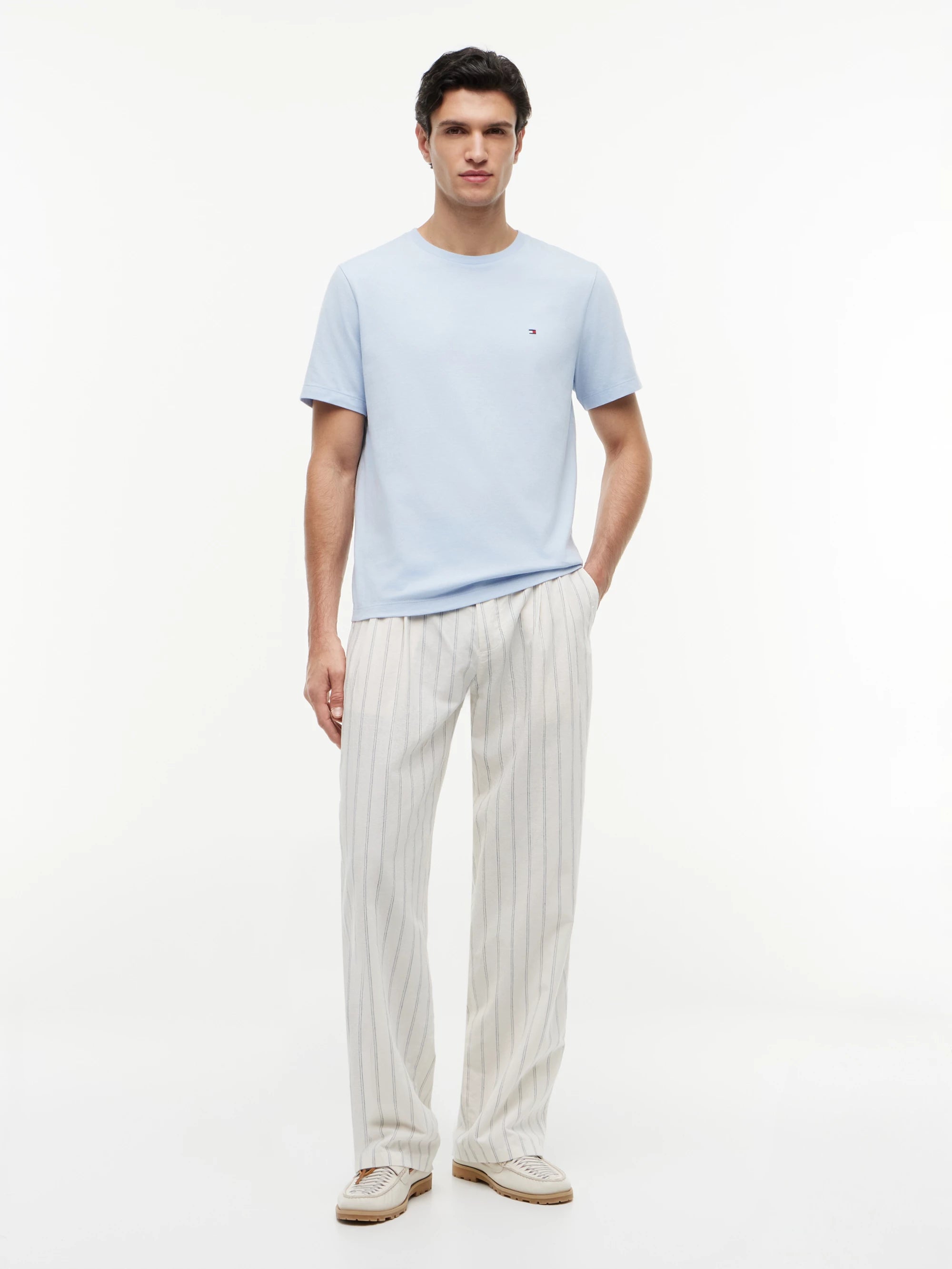 Tommy Hilfiger Camiseta Essential Reg Fit Solid Tee · ref. mw0mw399 · imagen 2
