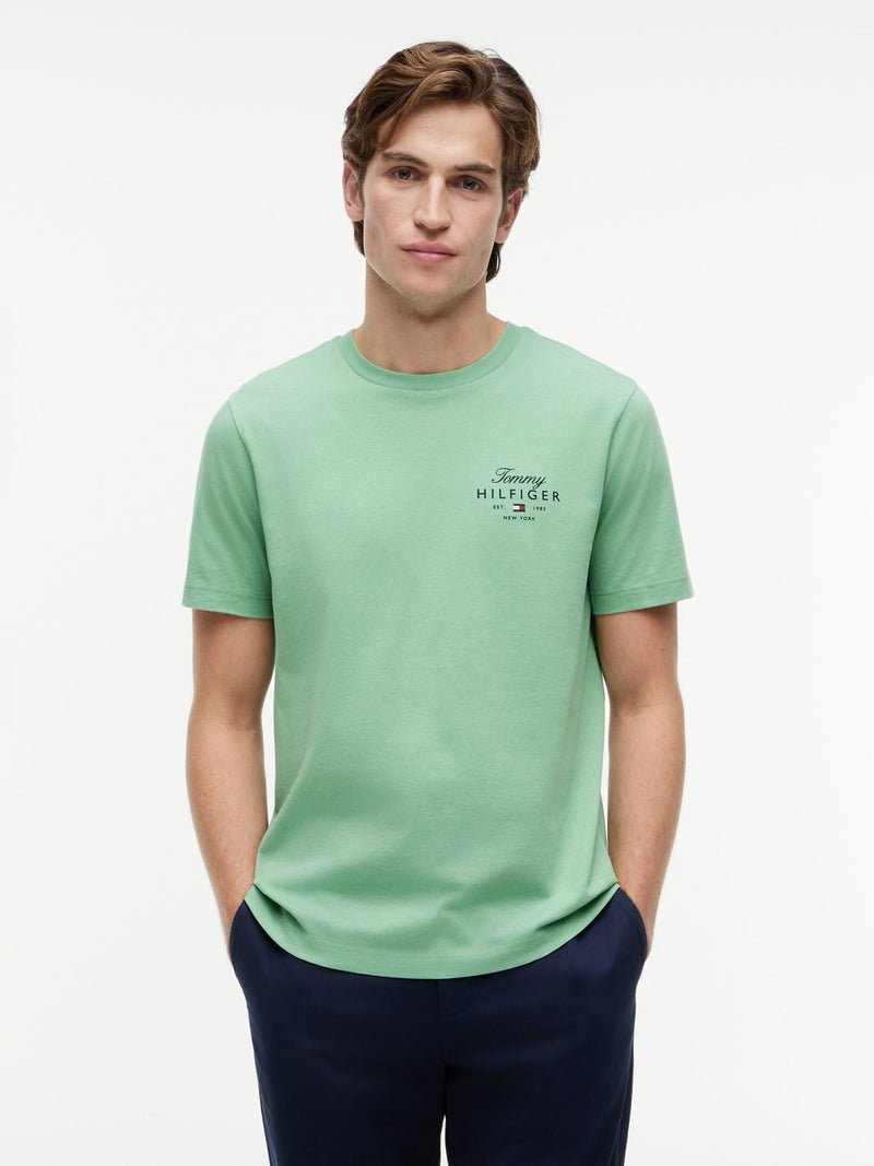 Camiseta Script Stack Verde | Tommy Hilfiger