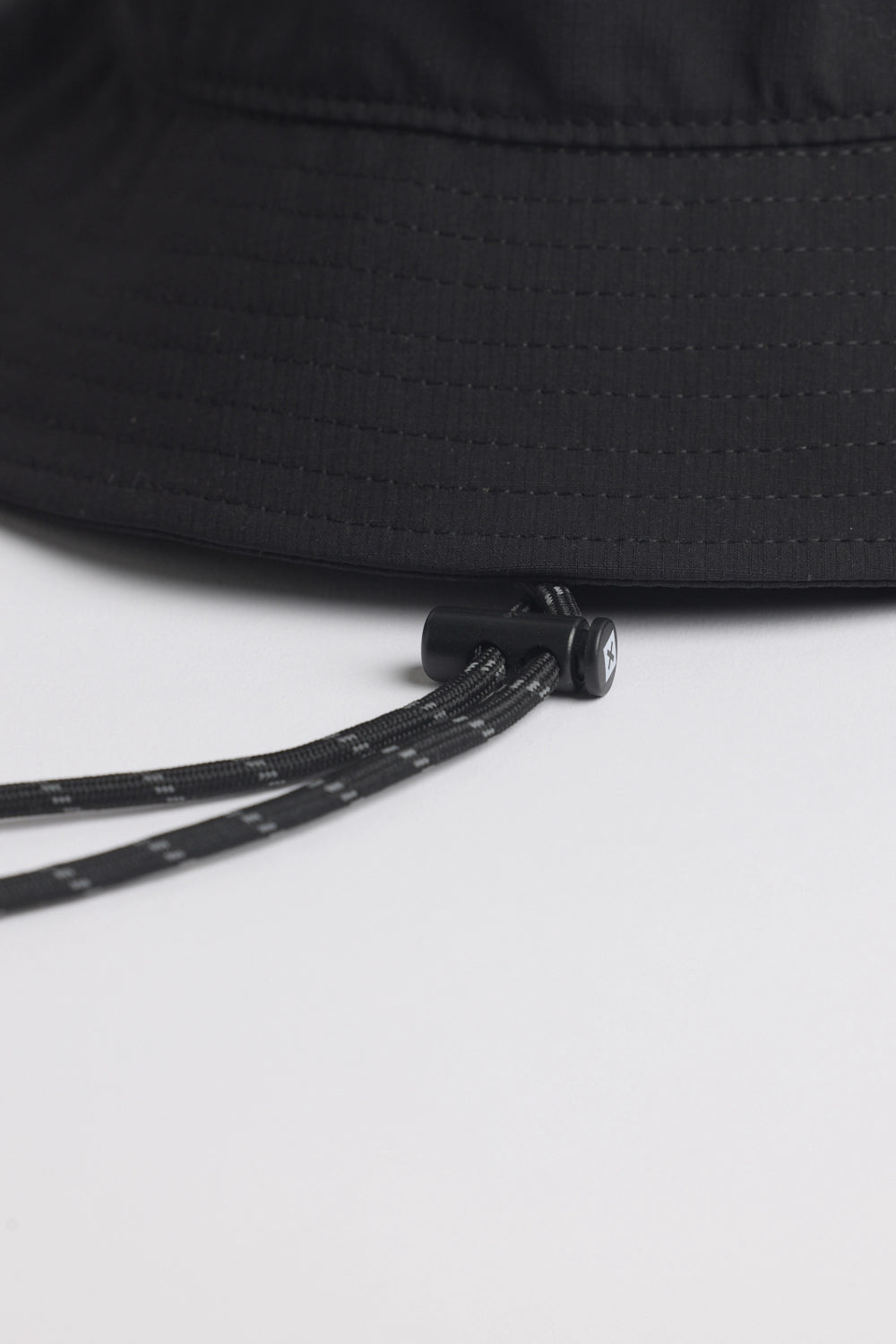 GORRO SURF NEGRO · imagen 2